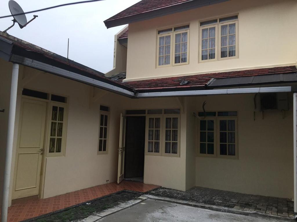 Dijual Rumah di Taman Picadilly Lippo Cikarang